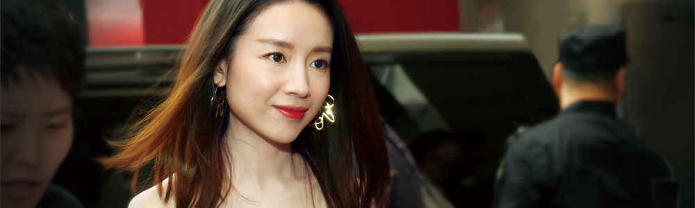 助陣?yán)字Z表夜色系列新品發(fā)布會